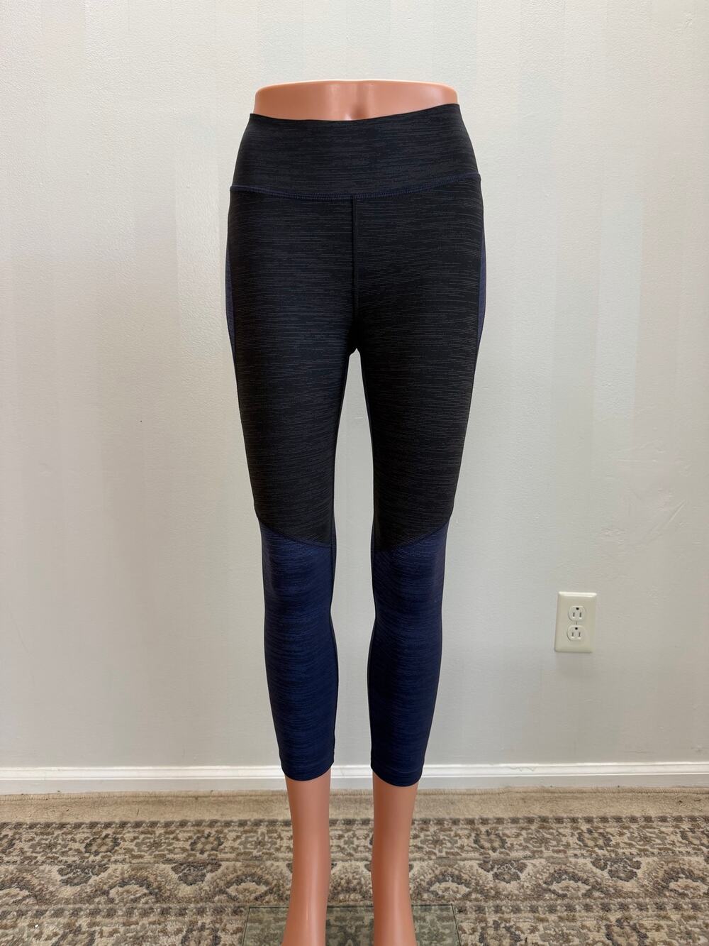 Outdoor Voices TechSweat Two Tone 7/8 Leggings Navy Black Colorblock Sz S